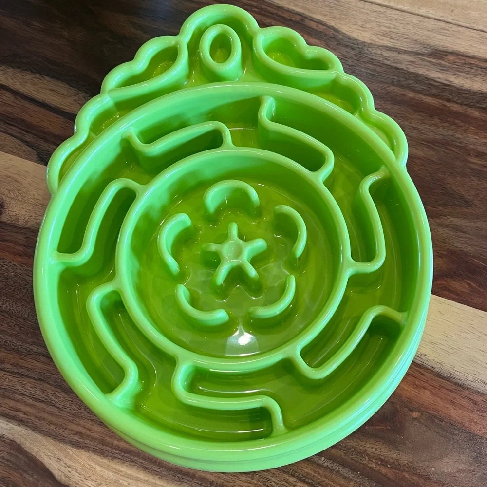 NIB Lime Green Strawberry Flower Pet Slow Feeder Bowl